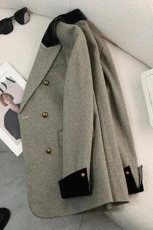 Armoirè – Stylový kabát pro každou příležitost