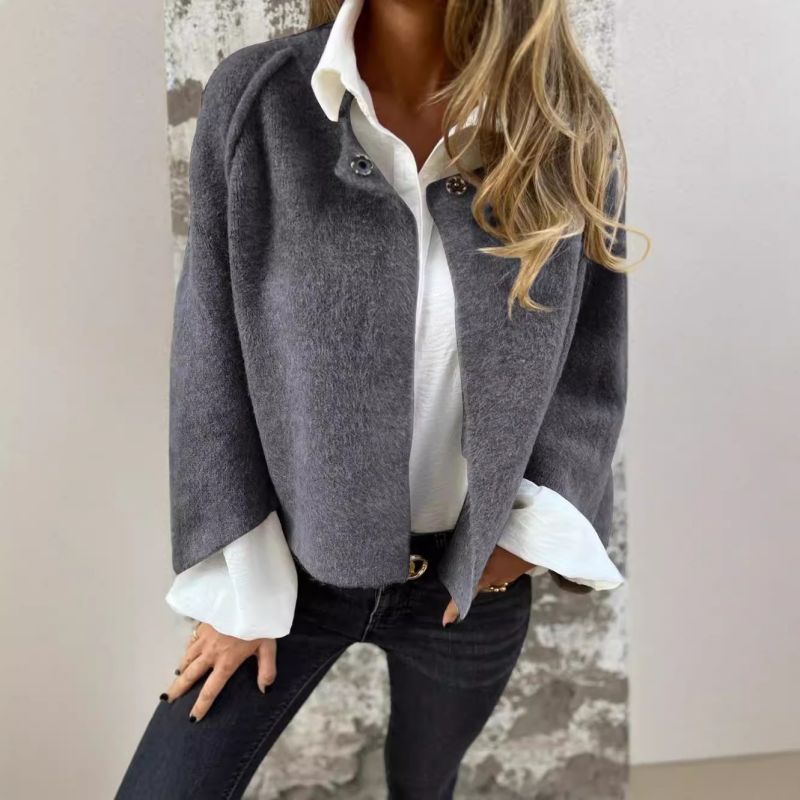 Armoirè | Kurze Jacke mit elegant ausgestellten Ärmeln