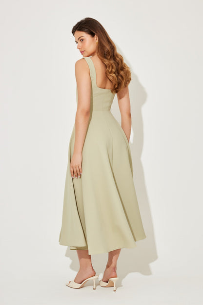 Armoirè | Timeless Flowy Midi Dress