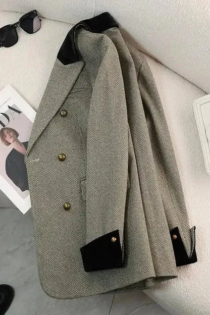 Armoirè – Stylový kabát pro každou příležitost