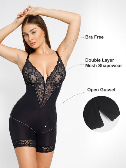 Armoirè Luxusní krajkový bodysuit s hlubokým V-výstřihem