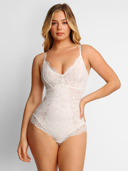 Armoirè Luxusní krajkový bodysuit s hlubokým V-výstřihem